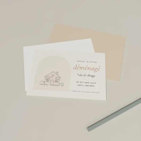 Exemple de cartes personnalisées « nous avons déménagé » (lot de 10), mis en situation
